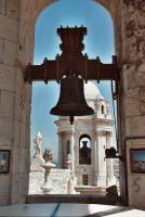 04 Cadiz - Glockenturm neue Kathedrale nah 